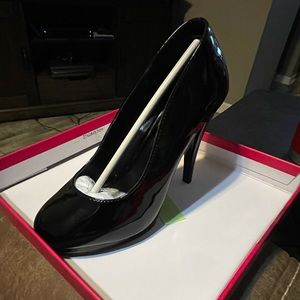 Brand new, black patent leather, stilettos. Sz 9
